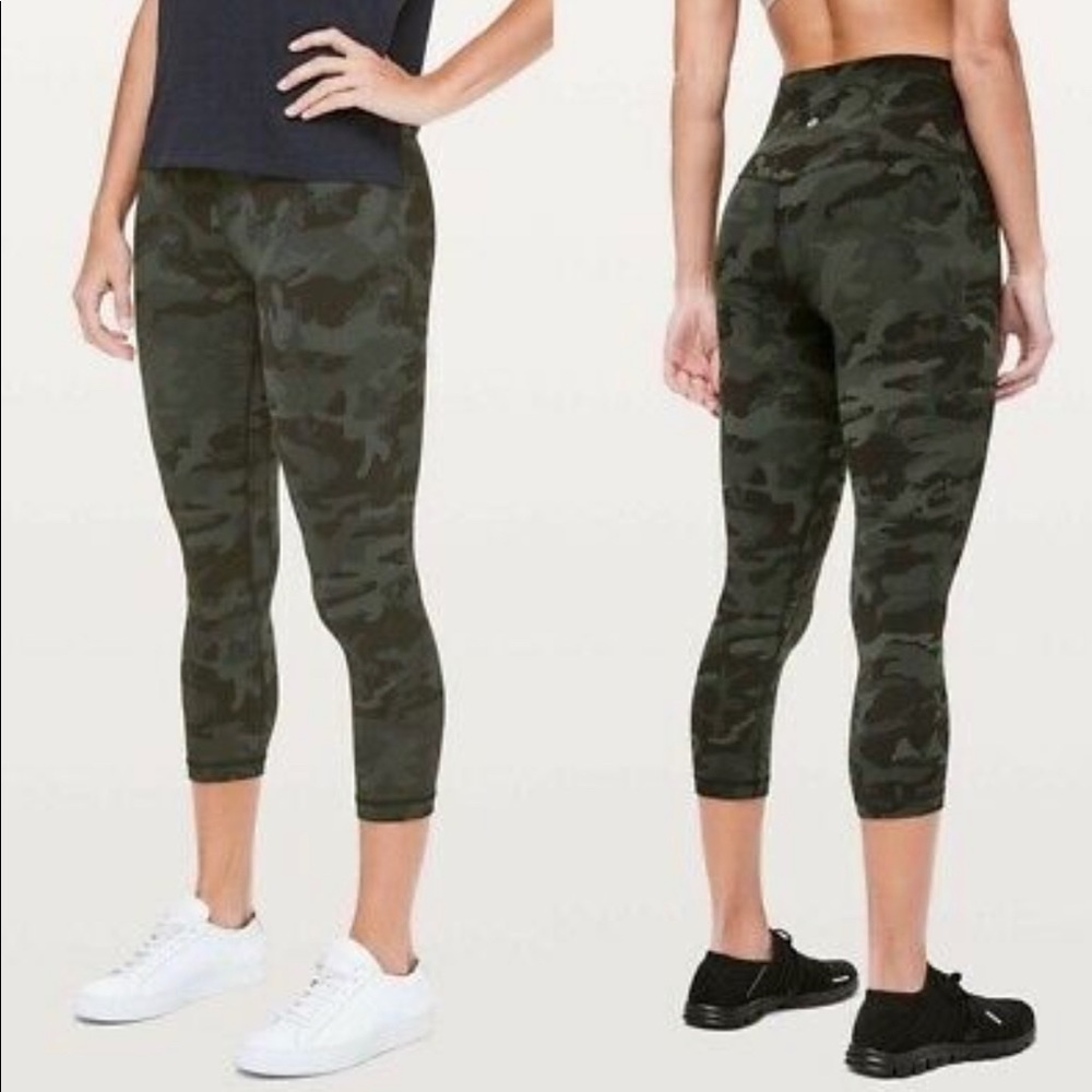 Lululemon Align Crop Incognito Camo Multi Gator Green Capri Yoga, size 8, NWOT